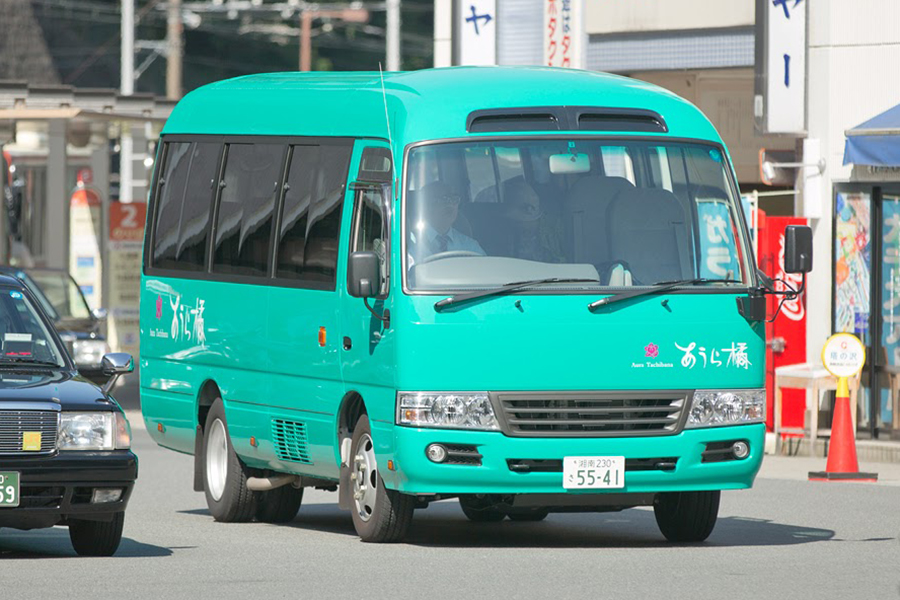 あうら橘の送迎バス